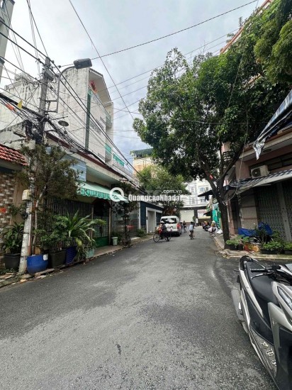 Sát nhà Ga T3 , nhà 4 tầng bề thế, HXH thích hợp đầu tư , lưu trú ngắn hạn 0935094886